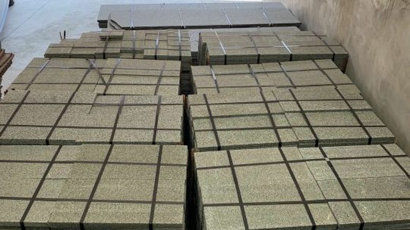 芝麻灰花岗岩：揭秘其独特魅力与选购要点**